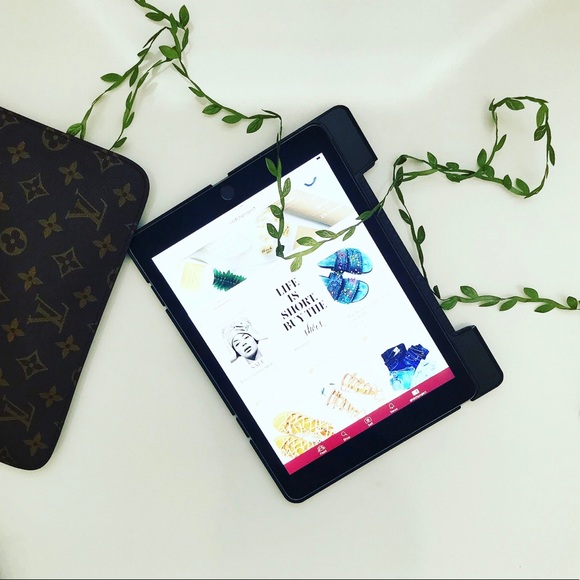 BOOKMARK my closet for the latest & greatest - Picture 2 of 5